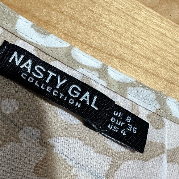 Nasty Gal Beige/Cream/White Tie Front Sheer Crop Blouse Size 4 - Picture 3 of 9